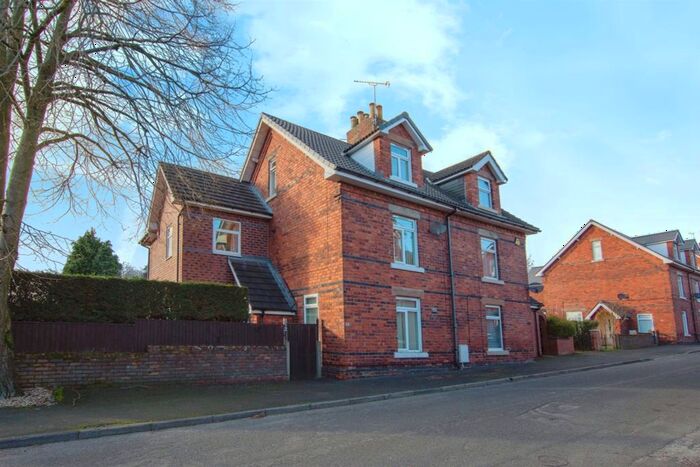 4 Bedroom Town House For Sale In New Street, Hilcote, Alfreton, DE55