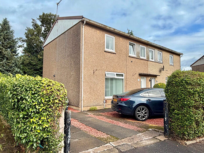 3 Bedroom Semi-Detached House For Sale In Limecraigs Crescent, Paisley, PA2