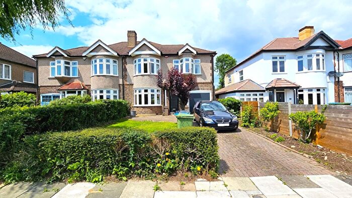 4 Bedroom Semi-Detached House To Rent In Leysdown Road, London, SE9