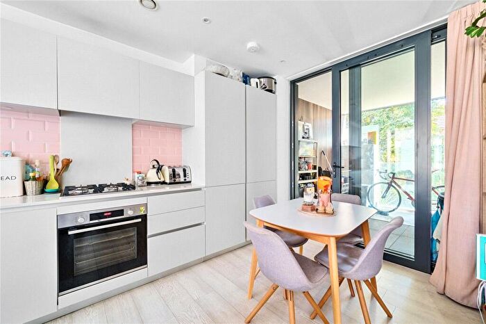 1 Bedroom Flat To Rent In Indigo Square, Surbiton, KT6