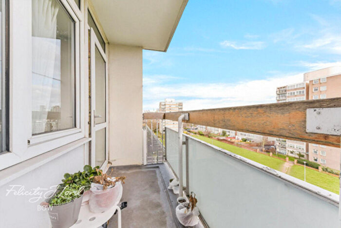 1 Bedroom Flat For Sale In Giraud Street, London, E14