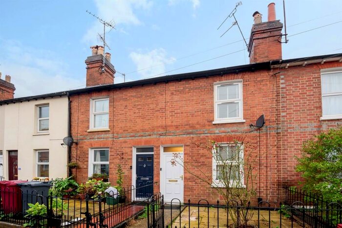 3 Bedroom Terraced House To Rent In Granby Gardens, Reading, RG1