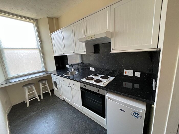 1 Bedroom Flat To Rent In E, Tay Square, Dundee, DD1