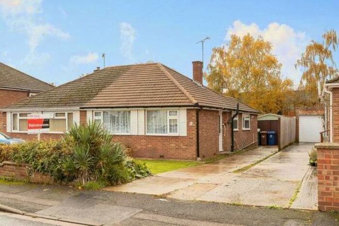 2 Bedroom Bungalow To Rent In Neithrop Avenue, Banbury OX16