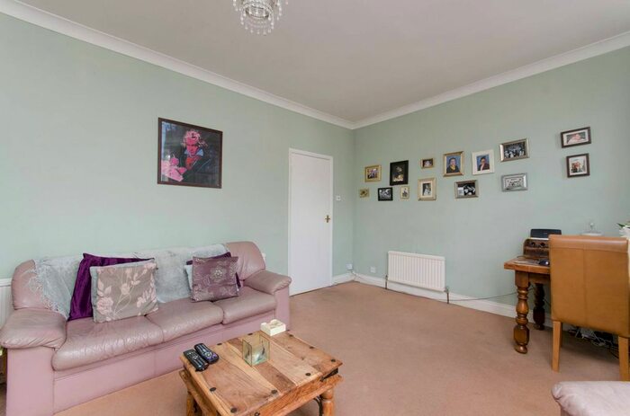 2 Bedroom Maisonette To Rent In Graham Road, Wealdstone, London, HA3