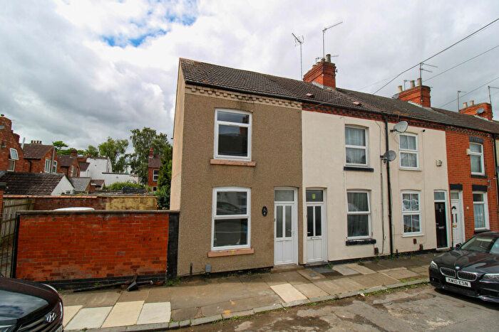 3 Bedroom Terraced House To Rent In Stanley Road, Northampton, NN5