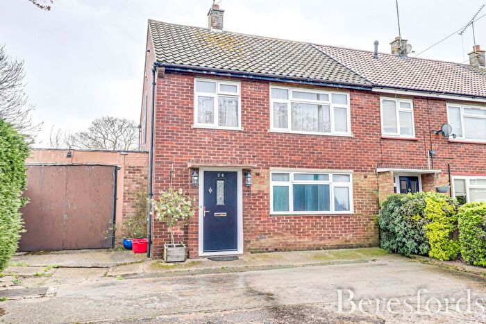 3 Bedroom Semi-Detached House For Sale In Broad Meadow, Kelvedon Hatch, CM15