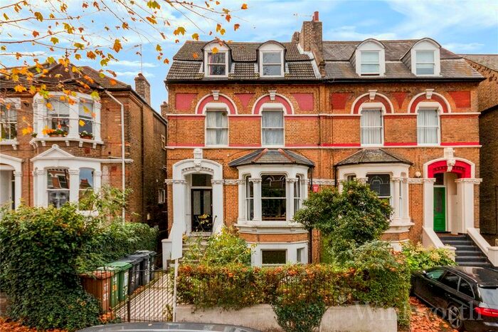 3 Bedroom Flat To Rent In Pepys Road, London, SE14