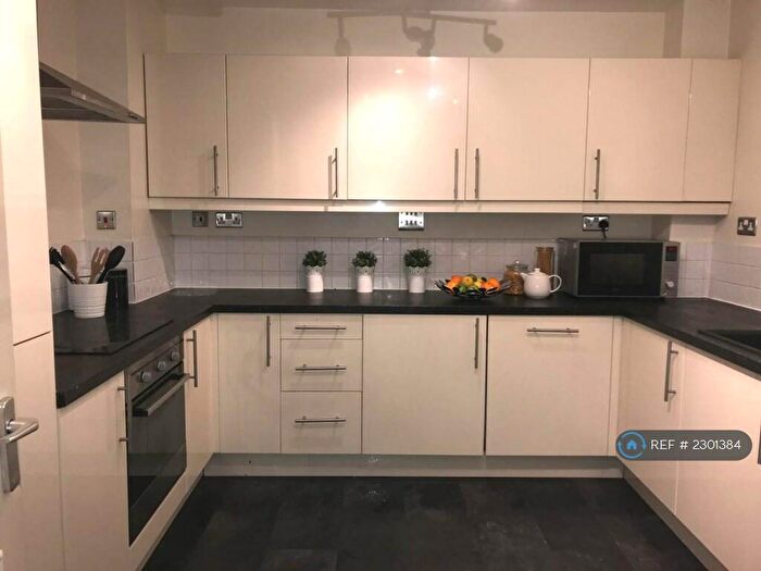 6 Bedroom Flat To Rent In Dinsdale Place, Newcastle Upon Tyne, NE2