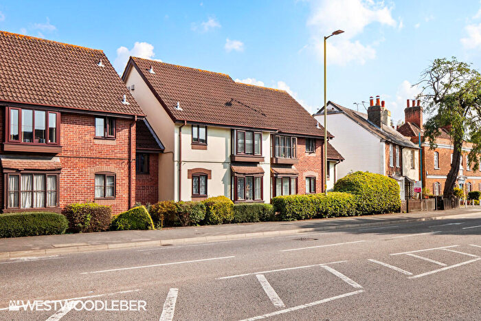 2 Bedroom Apartment To Rent In High Road, Broxbourne, EN10