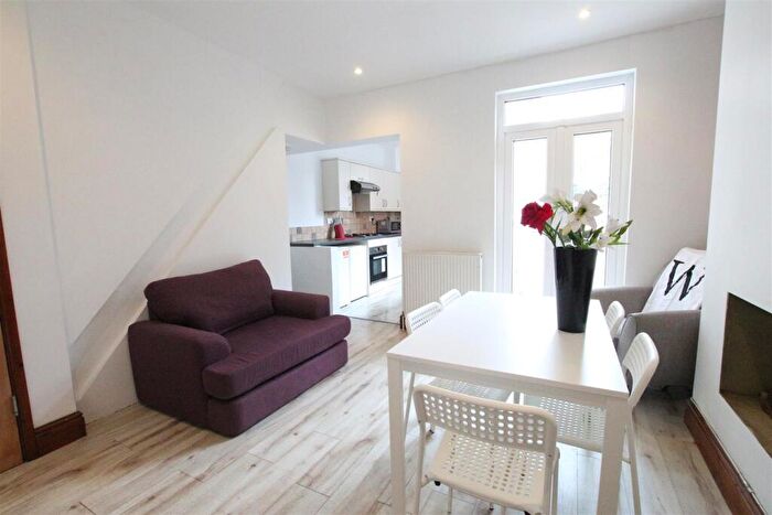 1 Bedroom Private Hall To Rent In Artizan Road, Abington, NN1