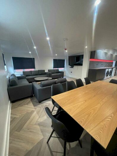 10 Bedroom Semi-Detached House To Rent In Wellington Road, Manchester, M14