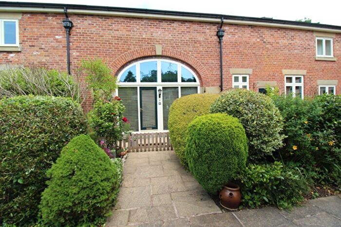 2 Bedroom Mews For Sale In Runshaw Hall Lane, Leyland, Lancashire, PR7