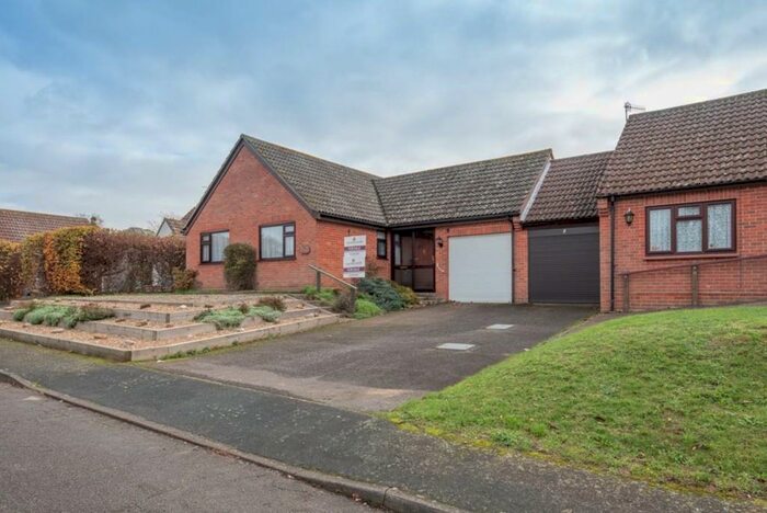 2 Bedroom Detached Bungalow For Sale In Minsmere Rise, Middleton, IP17