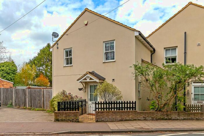 2 Bedroom End Of Terrace House To Rent In Sandpit Lane, St. Albans, AL1