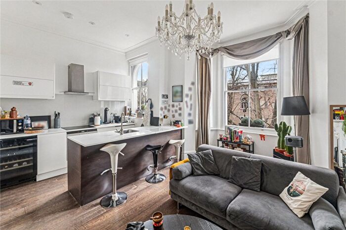 1 Bedroom Flat For Sale In Aldridge Road Villas, London, W11