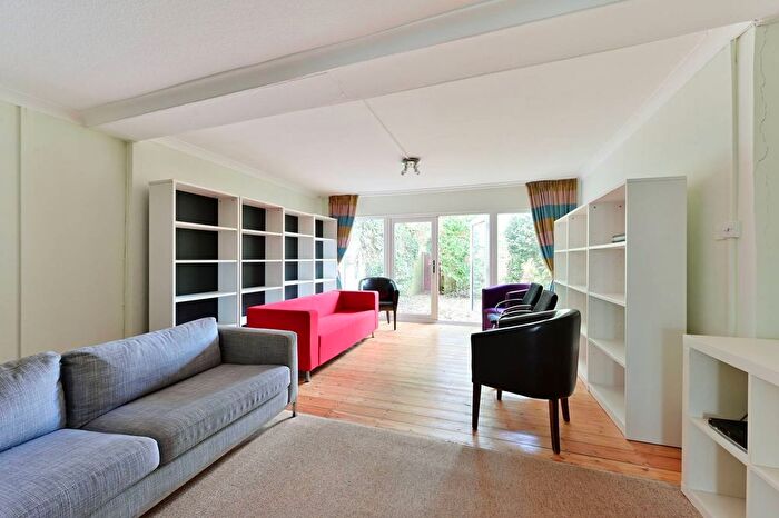 4 Bedroom Property To Rent In Laverstoke Gardens, Putney, London, SW15