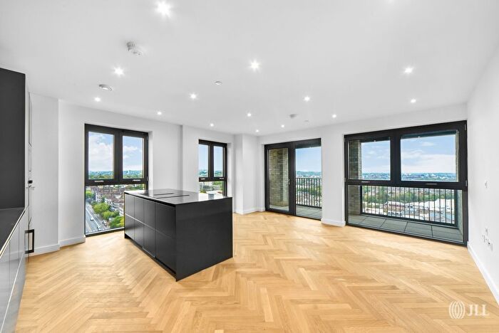 2 Bedroom Flat To Rent In Dragonfly Walk, London, N4