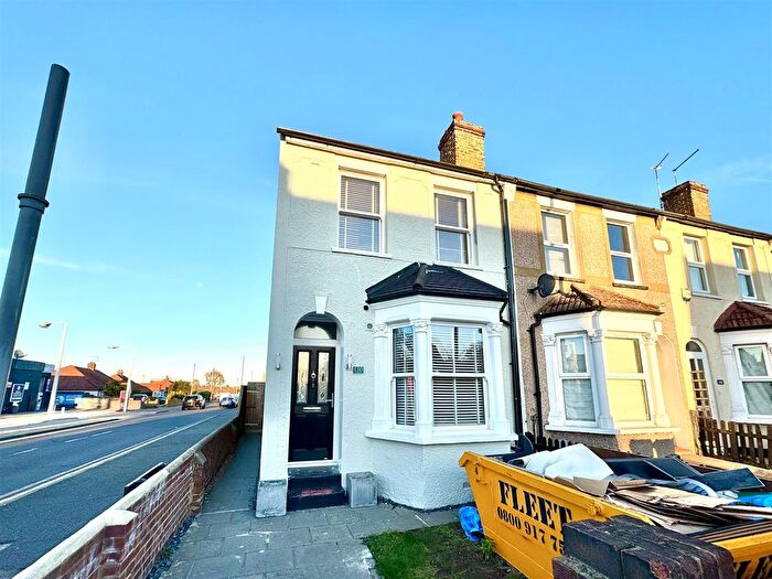 3 Bedroom End Terrace House For Sale In Long Lane, Bexleyheath, DA7