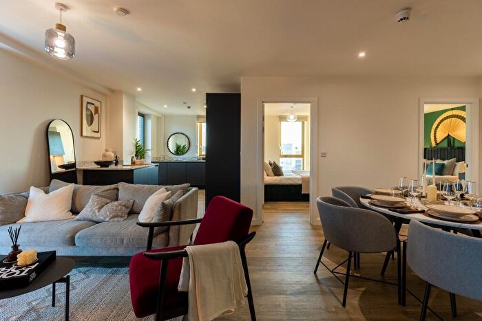 3 Bedroom Flat To Rent In Flat, Rockingham Street, Sheffield, S1