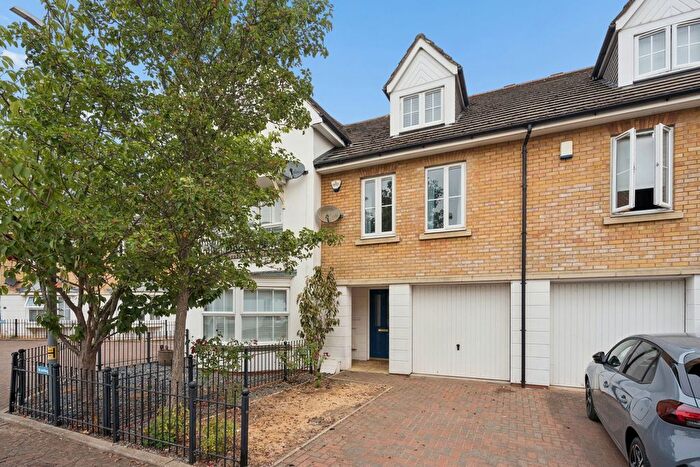 3 Bedroom Terraced House For Sale In Shepherds Farm, Rickmansworth, Herts, WD3