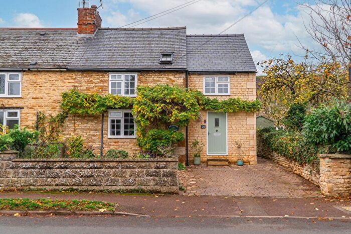 4 Bedroom Semi-Detached House For Sale In Main Street, Cottesmore, LE15