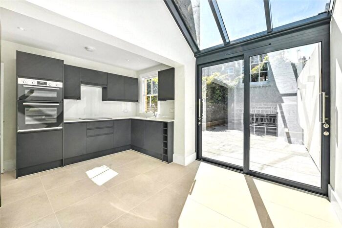 3 Bedroom Terraced House To Rent In St. Marys Gardens, London, SE11