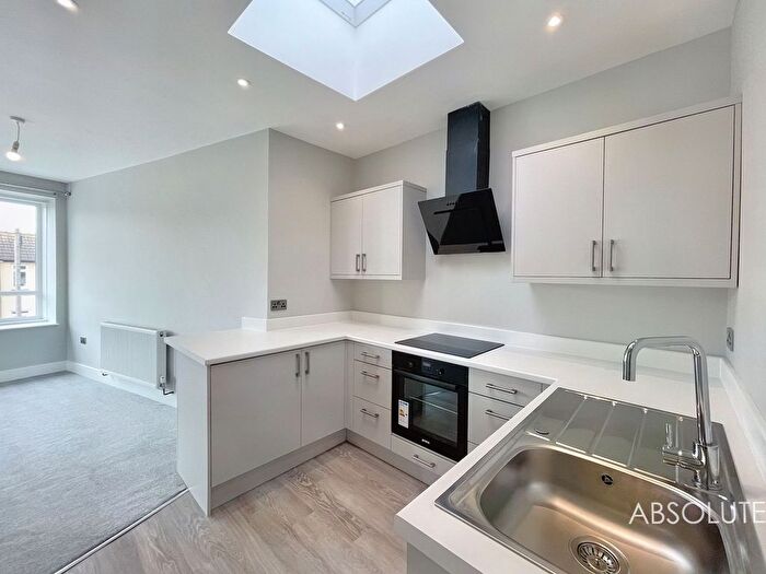 1 Bedroom Flat To Rent In Torquay Road, Paignton, TQ3