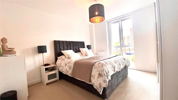 2 Bedroom Apartment To Rent In Oscar Wilde Road, Reading, Berkshire, RG1