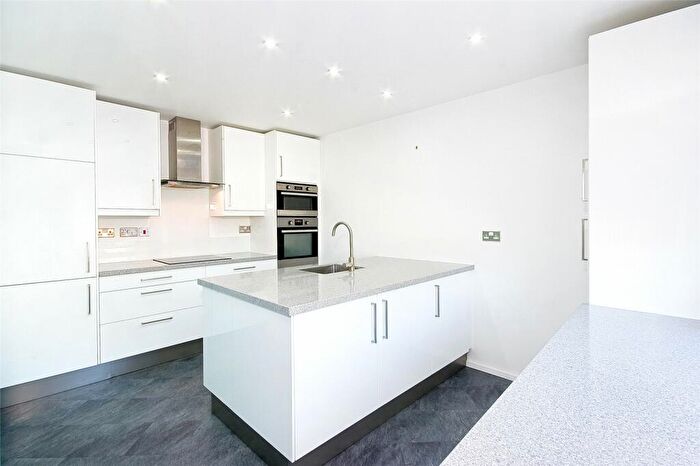2 Bedroom Apartment To Rent In Myddelton Passage, EC1R