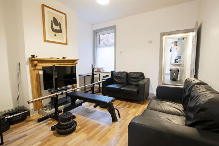 4 Bedroom House To Rent In Selly Hill Road, Birmingham, West Midlands, B29