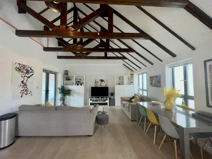 3 Bedroom Property To Rent In Maidenhead Street, Hertford, SG14