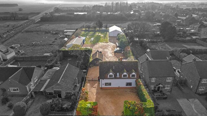 4 Bedroom Detached House For Sale In Front Road, Murrow, Wisbech, Cambridgeshire, PE13