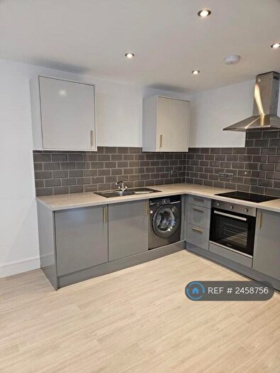 1 Bedroom Flat To Rent In Empire House, Bradford, BD1