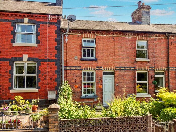 2 Bedroom Terraced House For Sale In Hafren Terrace, Llanidloes, Powys, SY18