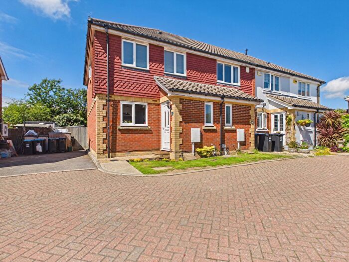 3 Bedroom End Of Terrace House For Sale In Marcuse Road, Caterham On The Hill, CR3