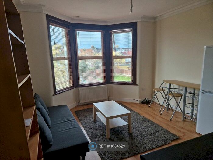 1 Bedroom Flat To Rent In Coventry Road, Ilford, IG1