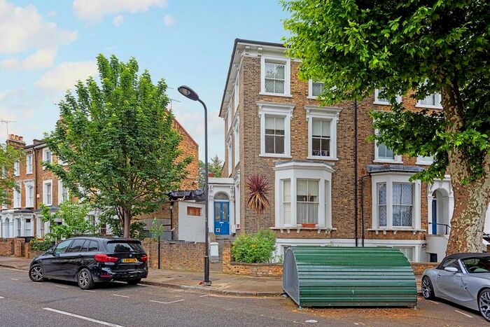 1 Bedroom Apartment To Rent In Lauriston Road, Victoria Park, E9