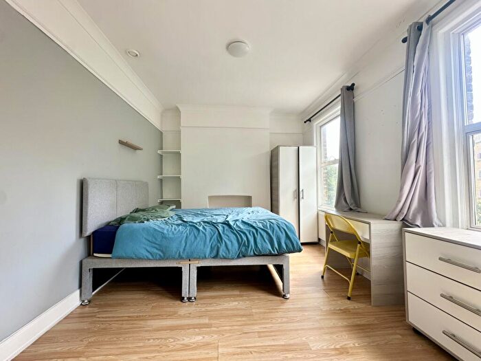 5 Bedroom House To Rent In Medlar Street, Camberwell, SE5