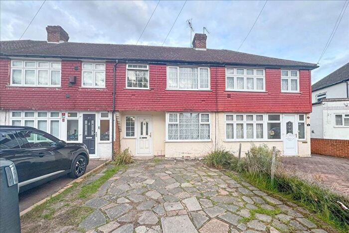 3 Bedroom Terraced House For Sale In Beeston Way, Feltham, Middlesex, TW14
