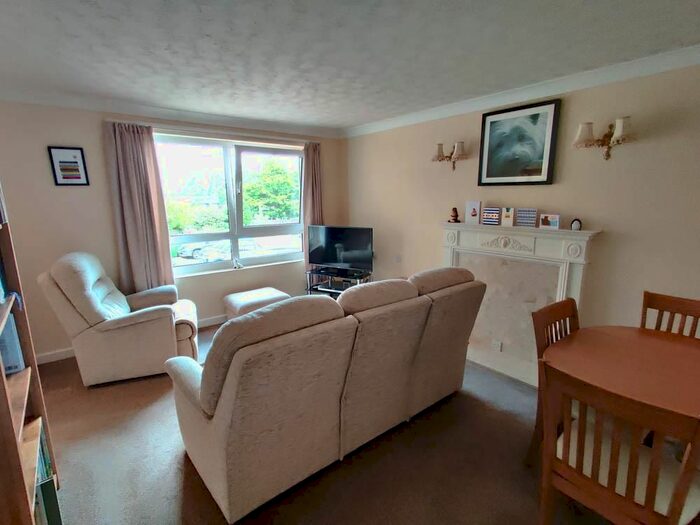 1 Bedroom Flat For Sale In Currie Road, Sandown, PO36