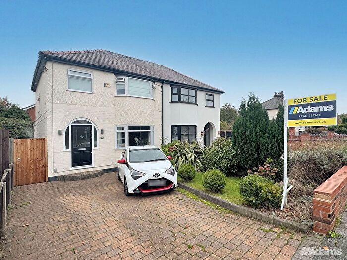 3 Bedroom Semi-Detached House For Sale In Norlands Lane, Widnes, WA8