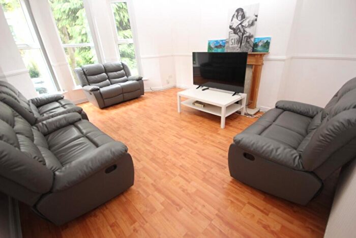 8 Bedroom Terraced House To Rent In Brompton Avenue, L17