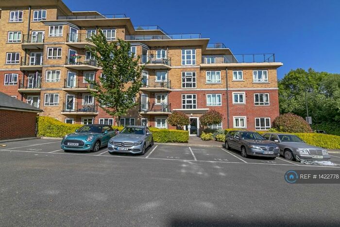 2 Bedroom Flat To Rent In Glebelands Close, London, N12