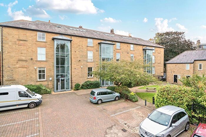 2 Bedroom Flat For Sale In Roseville Avenue, Harrogate, HG1