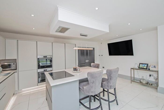 4 Bedroom Detached House For Sale In Pullan Drive, Eccleshill, Bradford, BD2