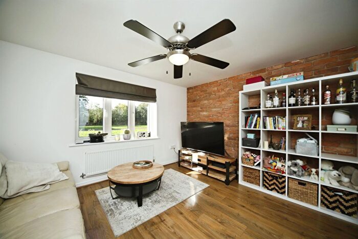 3 Bedroom Detached House For Sale In Beacon Close, Bathpool, Taunton, TA2