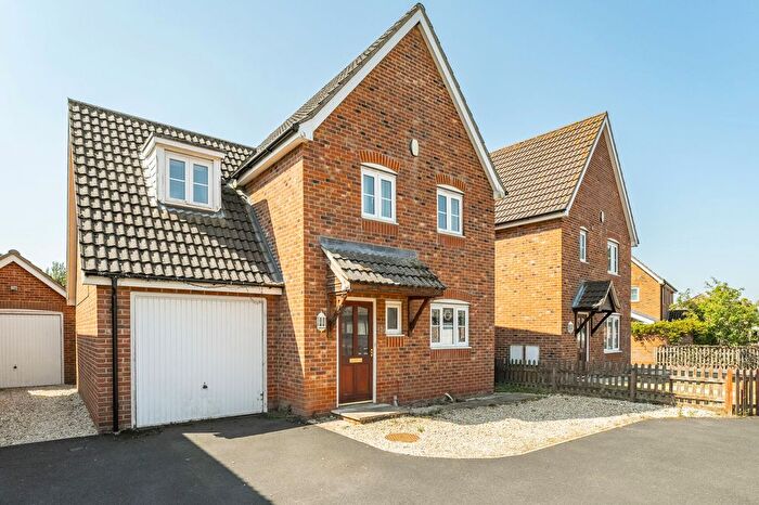 3 Bedroom Detached House For Sale In Leonard Medler Way, Hevingham, NR10