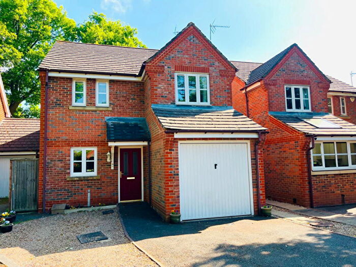 3 Bedroom Detached House For Sale In Hamlet Close, Bricket Wood, St. Albans, AL2