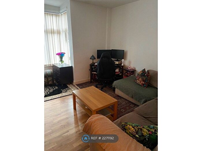 1 Bedroom Flat To Rent In Village Place, Leeds, LS4